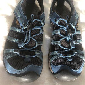 Kids Teva sandals (size 2)